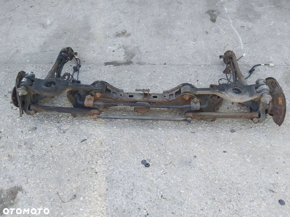 HYUNDAI i40 Kombi belka zawieszenia tył wahacz zwrotnica - 14