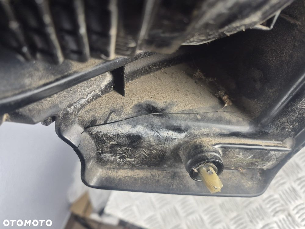 Lampa tylna Prawa strona Citroen C3 89089253 - 9
