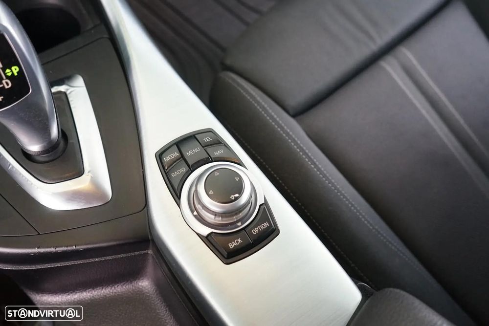BMW 116 d Line Luxury Auto - 28