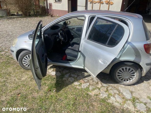Toyota Yaris 1.0 Base - 7