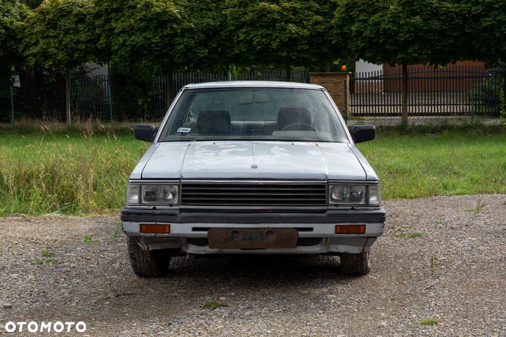 Nissan Laurel - 5