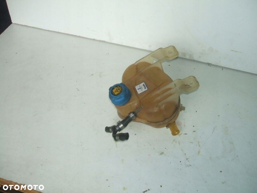 ALFA ROMEO MITO ZBIORNICZEK WYRÓWNAWCZY PŁYNU - 4