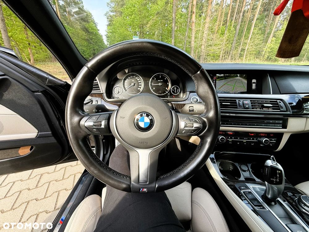 BMW Seria 5 525d Sport-Aut Luxury Line - 23