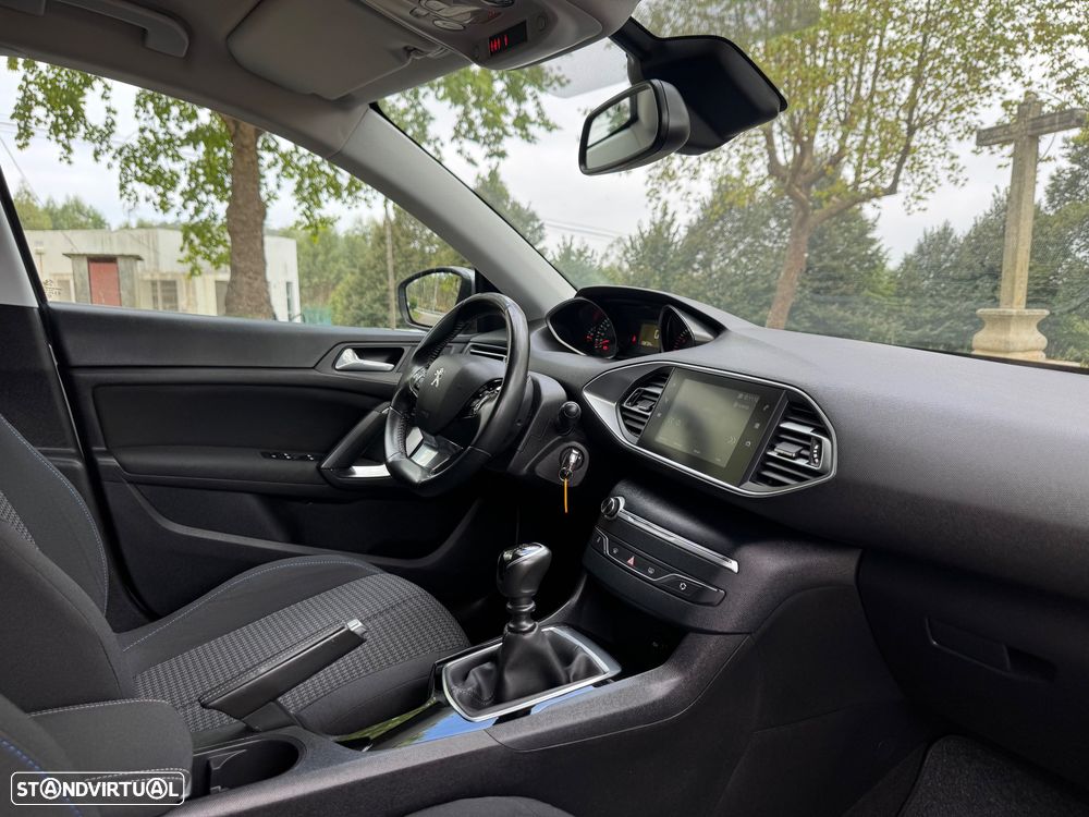 Peugeot 308 SW 1.5 BlueHDi Style - 31