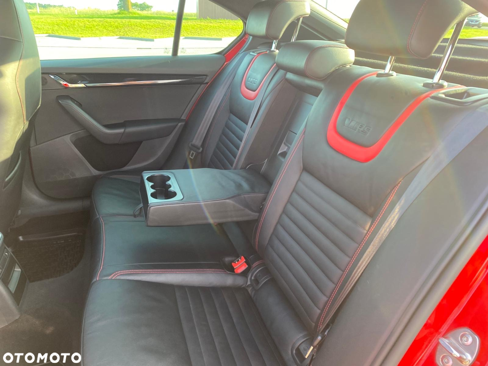 Skoda Octavia 2.0 TSI RS - 26