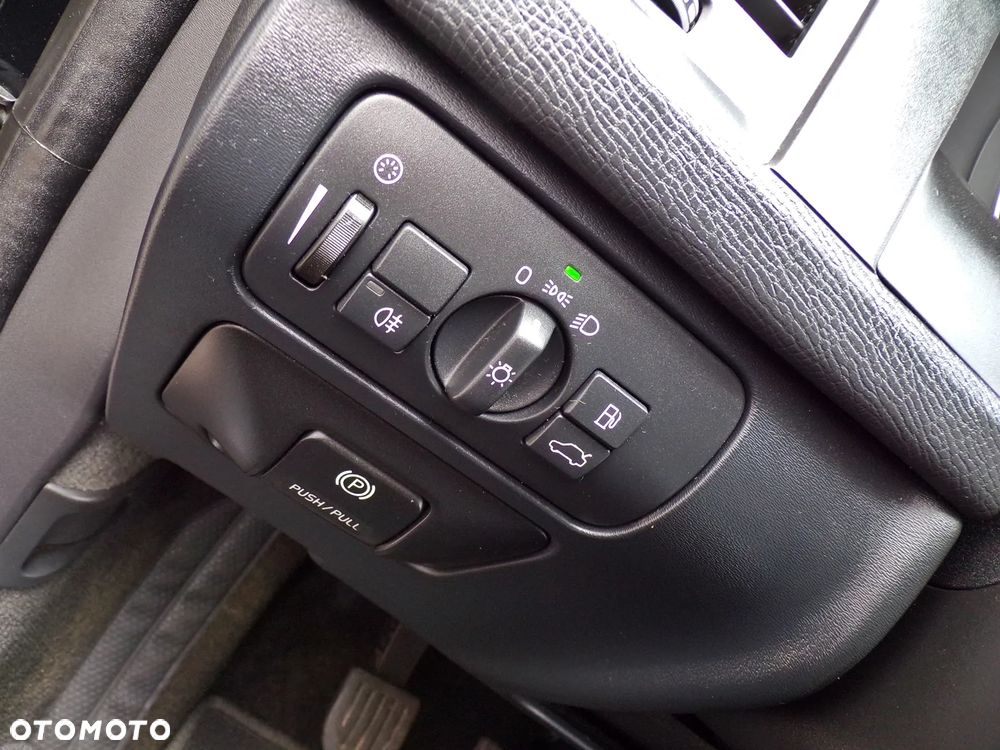 Volvo XC 60 D5 AWD Momentum - 18