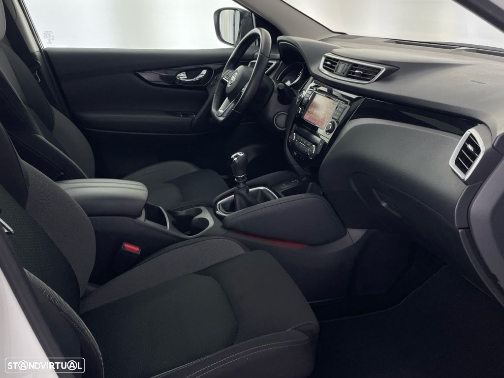 Nissan Qashqai 1.3 DIG-T N-Connecta - 23