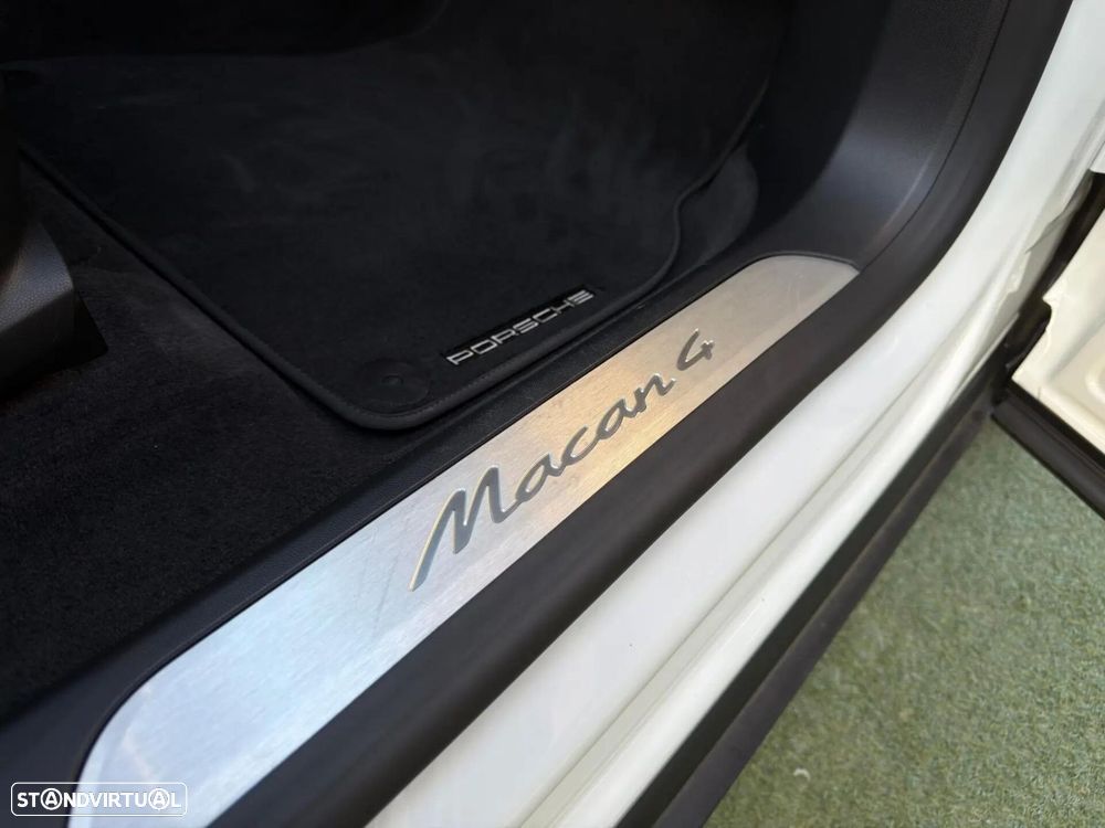 Porsche Macan Electric 4 - 27