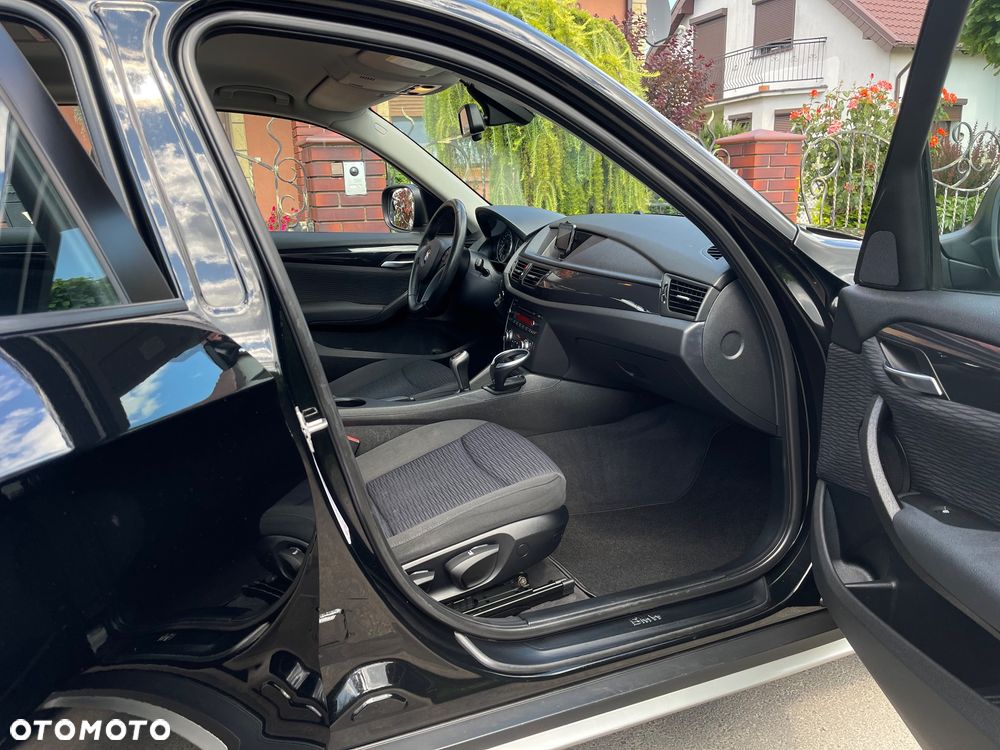 BMW X1 sDrive18d xLine - 25
