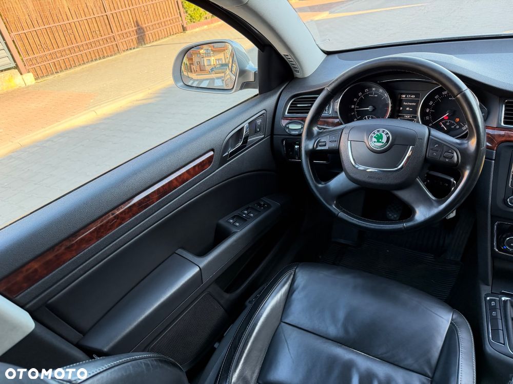 Skoda Superb 2.0 TDI 4x4 Exclusive - 24