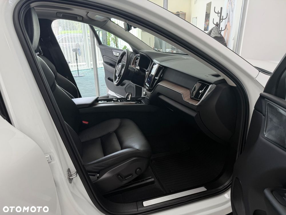 Volvo XC 60 - 24