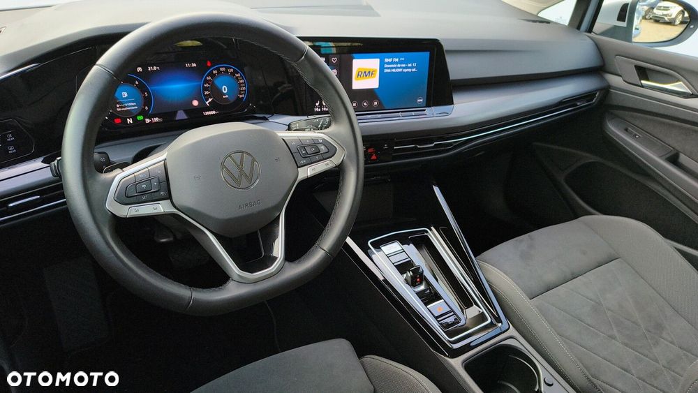Volkswagen Golf - 33
