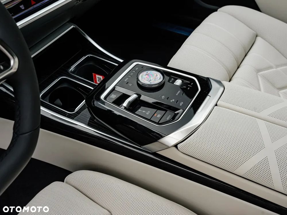 BMW Seria 7 750e PHEV xDrive M Sport sport - 11