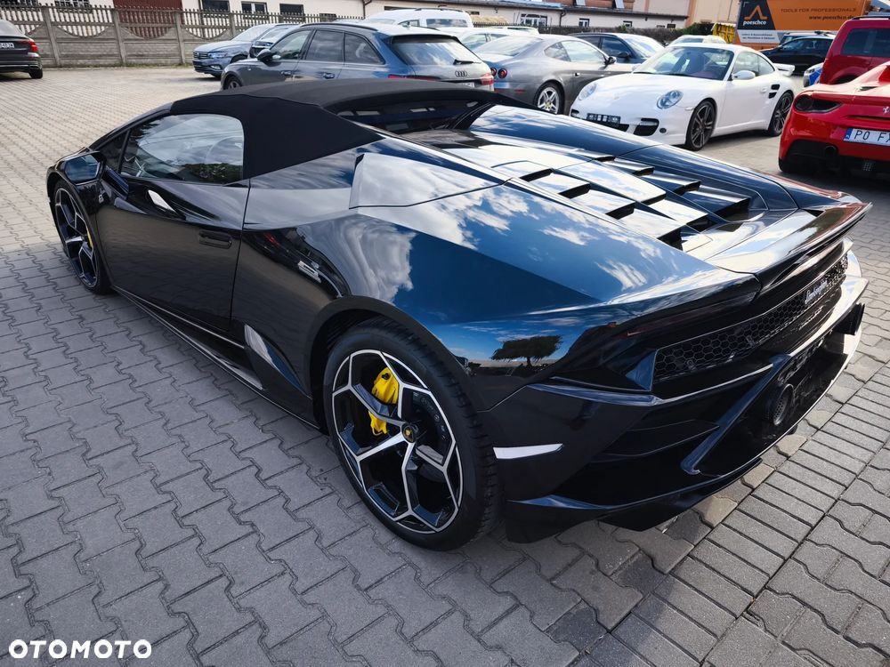 Lamborghini Huracan EVO Spyder - 12