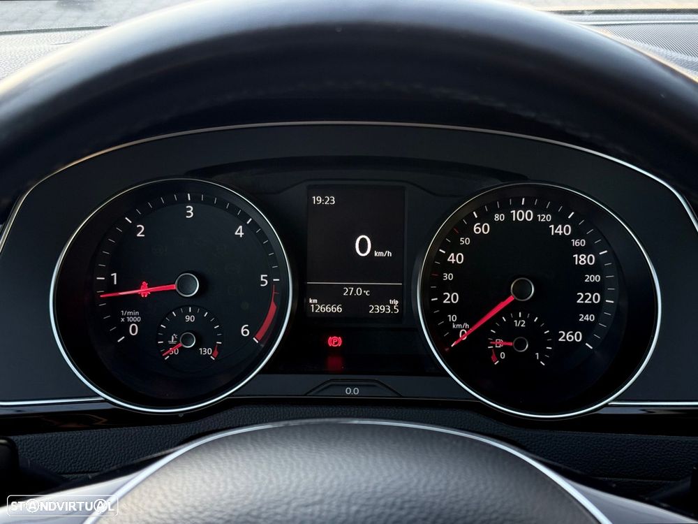 VW Passat Variant 1.6 TDI Confortline - 14