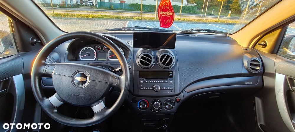 Chevrolet Aveo - 9