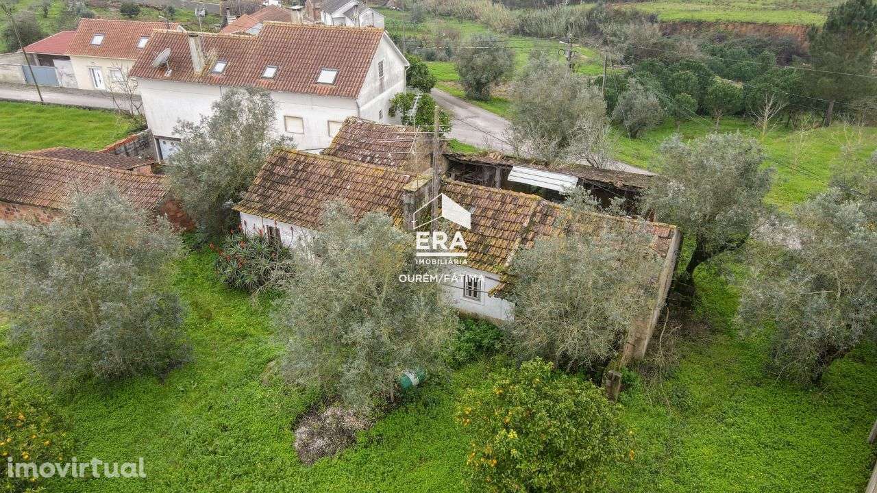 Moradia T1 para reconstruir em Matas, Ourém! - Grande imagem: 2/16