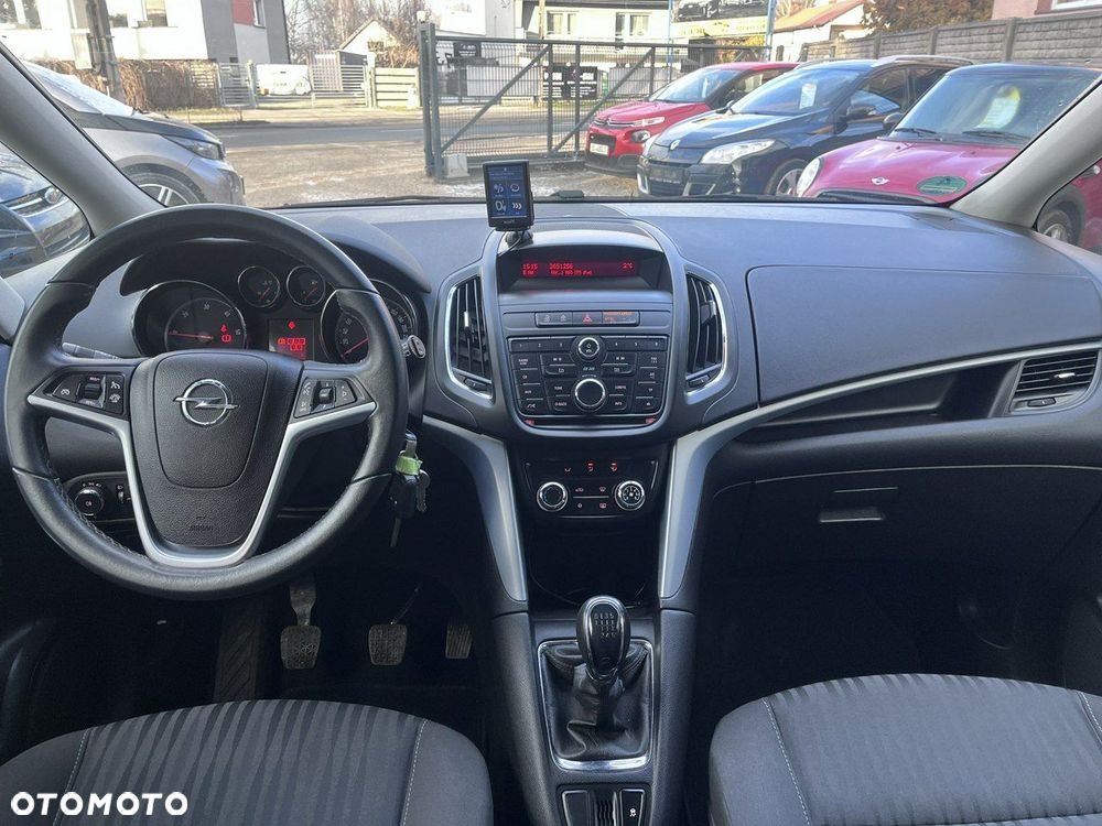 Opel Zafira - 11