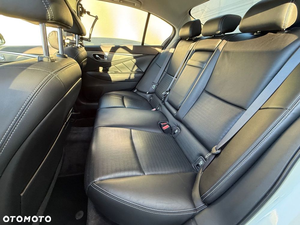 Infiniti Q50 - 11