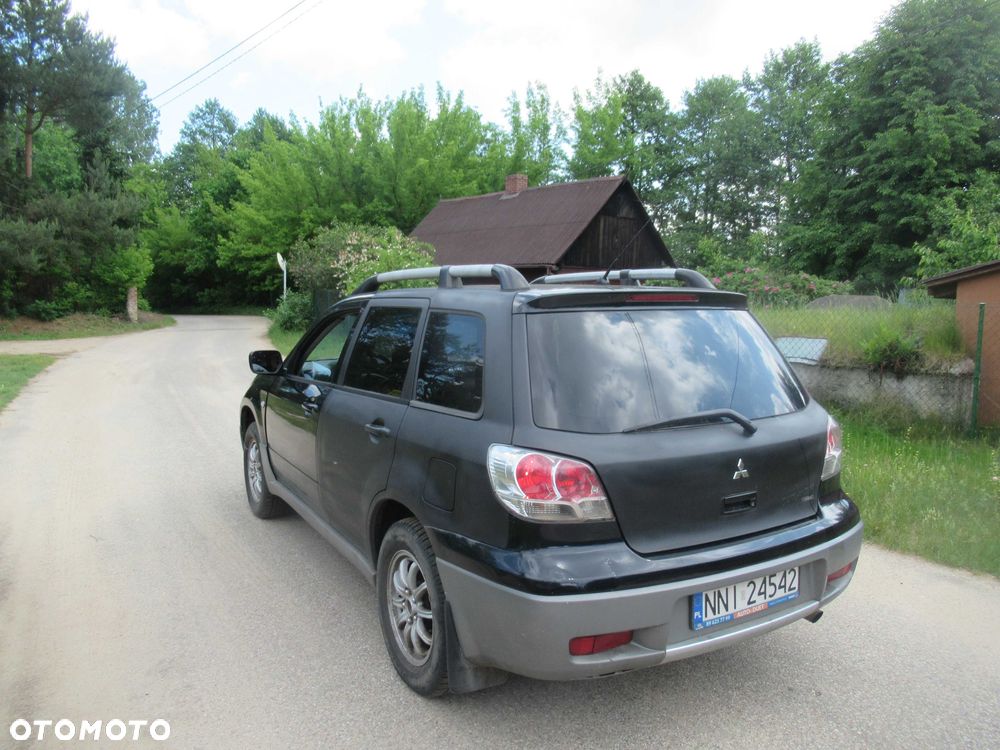 Mitsubishi Outlander - 3