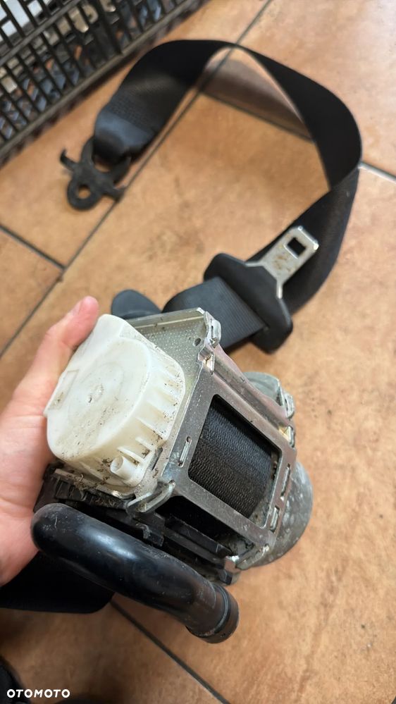 PAS BEZPIECZEŃSTWA LEWY PRZÓD BMW G30 G31 G32 7430067 - 2