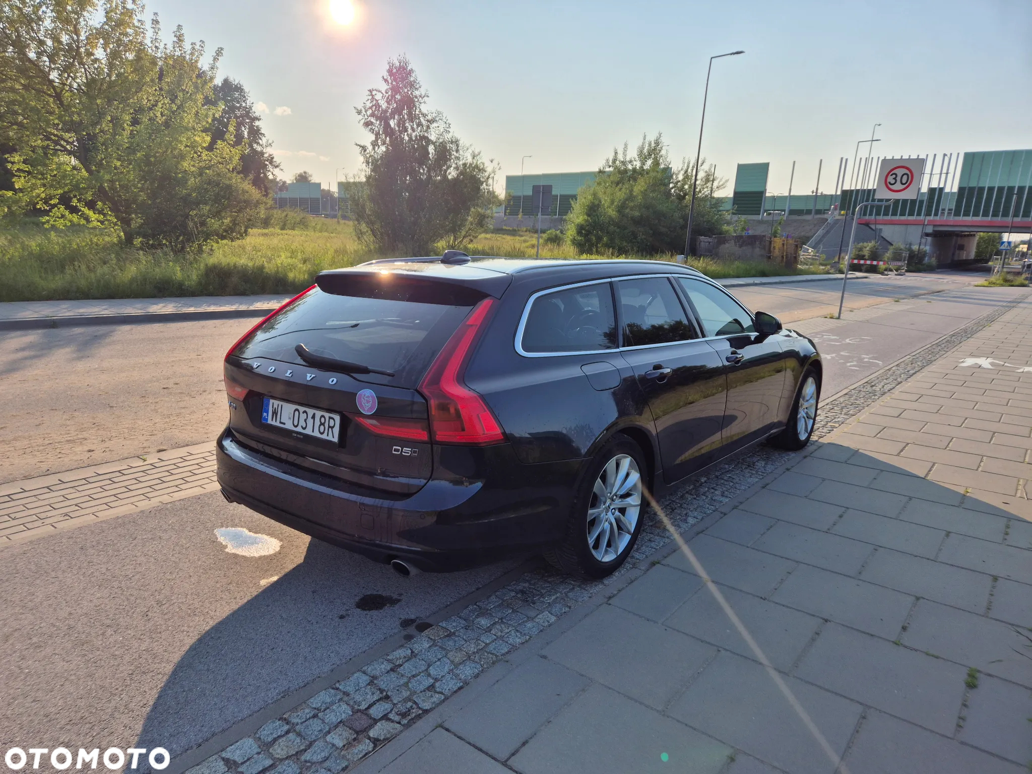 Volvo V90 D5 AWD Momentum - 8