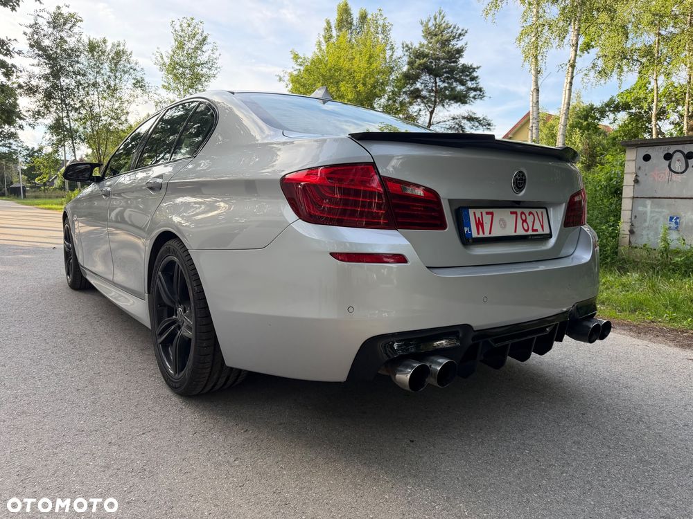 BMW Seria 5 550i - 9