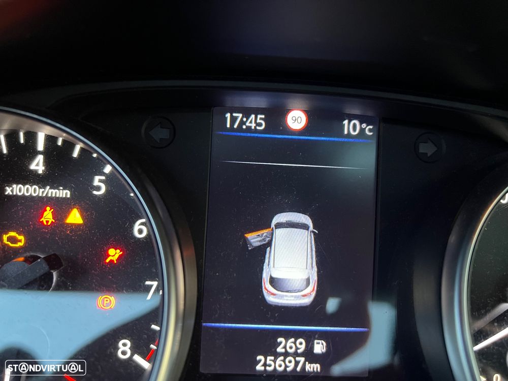 Nissan Qashqai 1.3 DIG-T N-Connecta J18 - 28