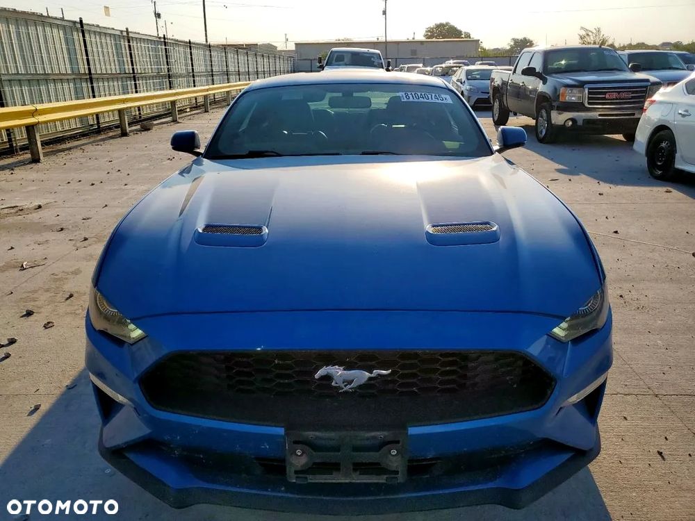 Ford Mustang - 6