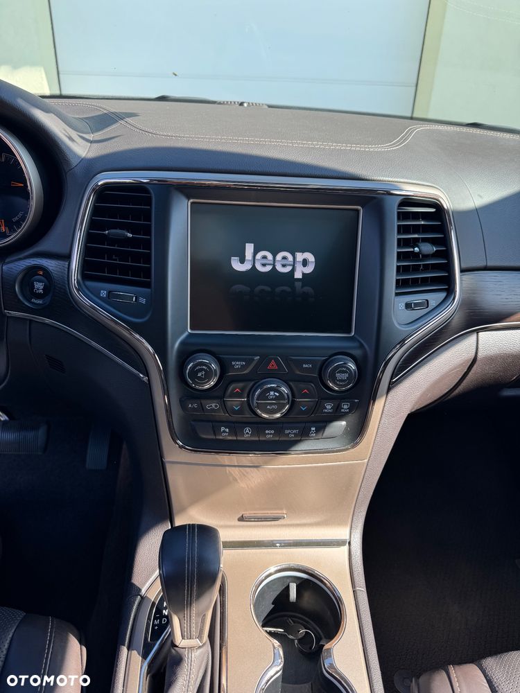 Jeep Grand Cherokee 3.0 CRD Overland Summit EU6 - 24