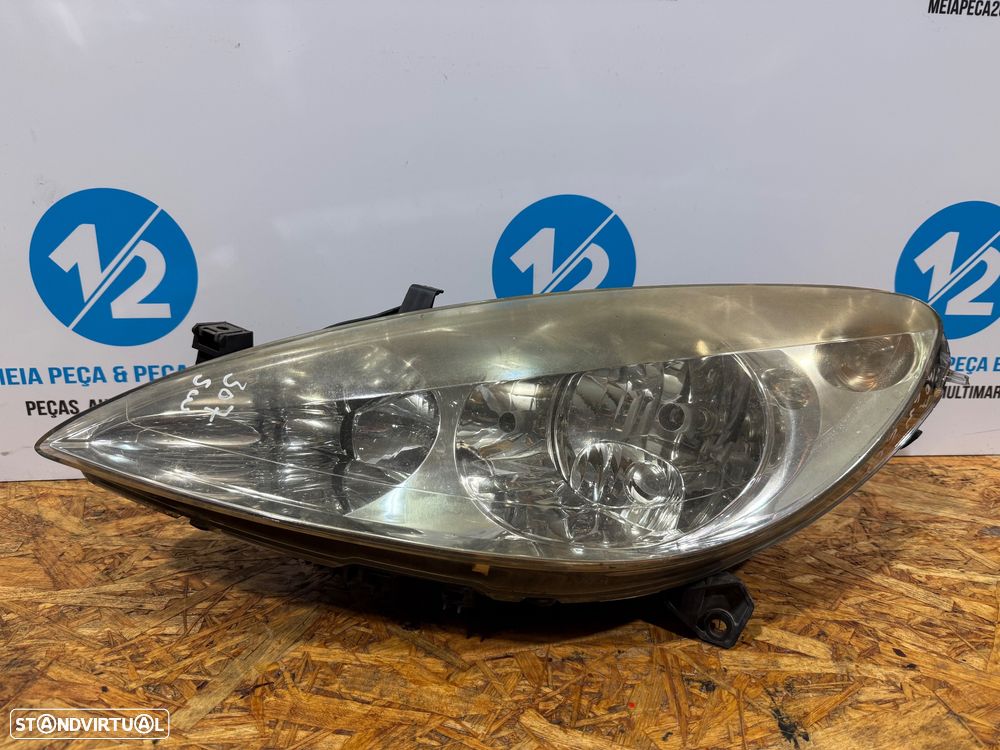Farol esquerdo Peugeot 307 - 1
