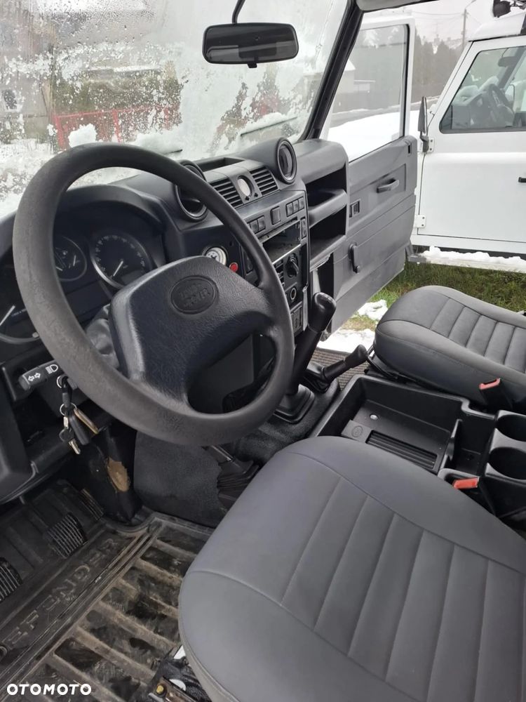 Land Rover Defender 2.4 TD4 E - 15