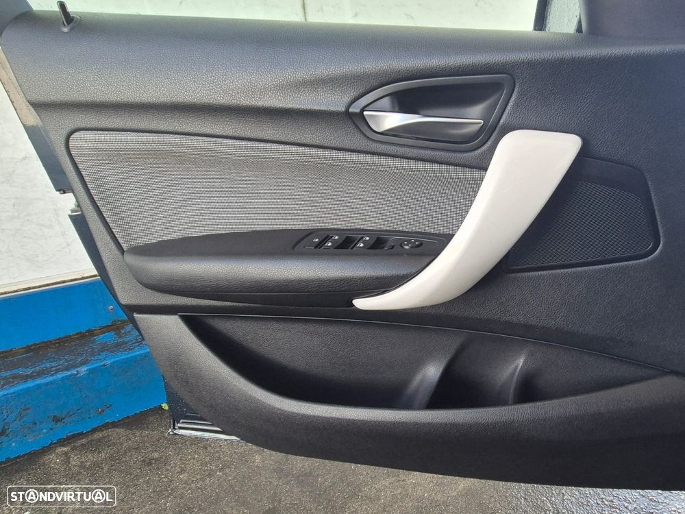 BMW 116 d Line Urban - 9