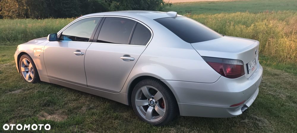 BMW Seria 5 520i - 11
