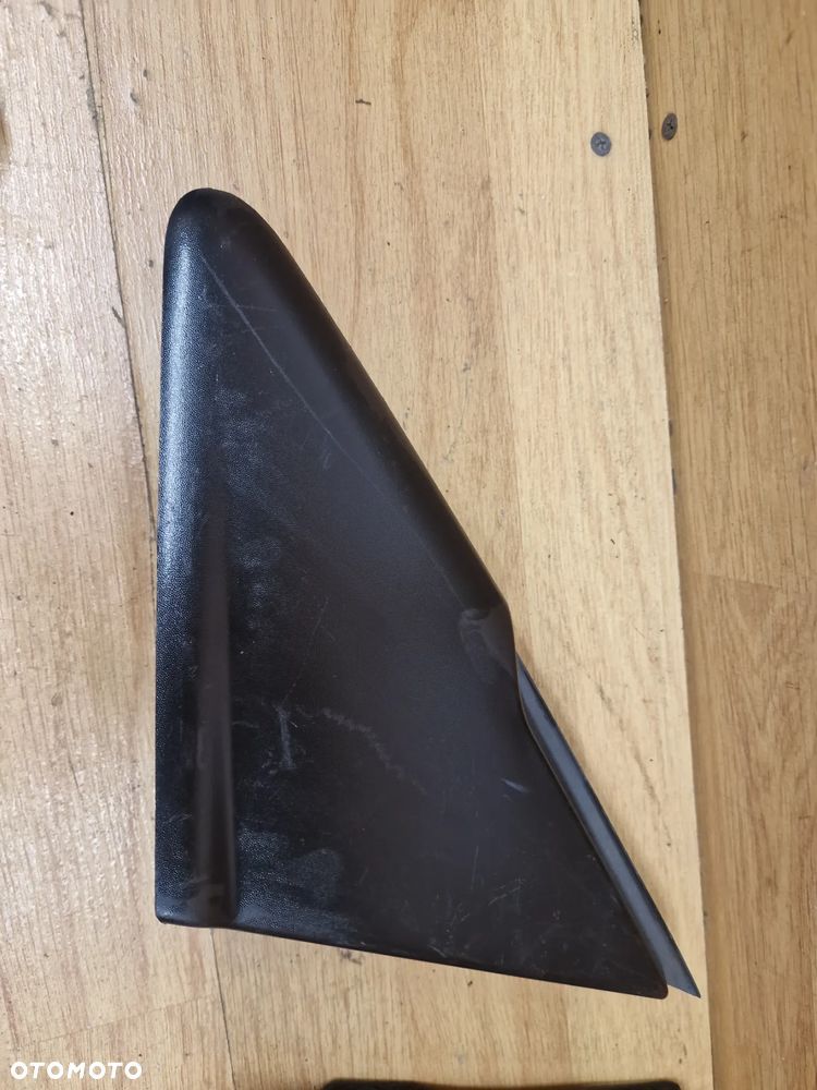 Zaślepka blotnika trojkat prawa lewa Renault captur I - 2