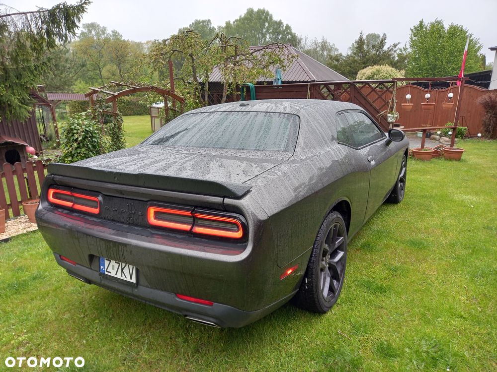 Dodge Challenger - 4