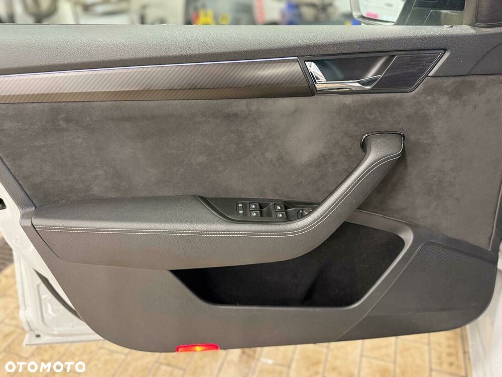 Skoda Superb 2.0 TSI 4x4 Sportline DSG - 19