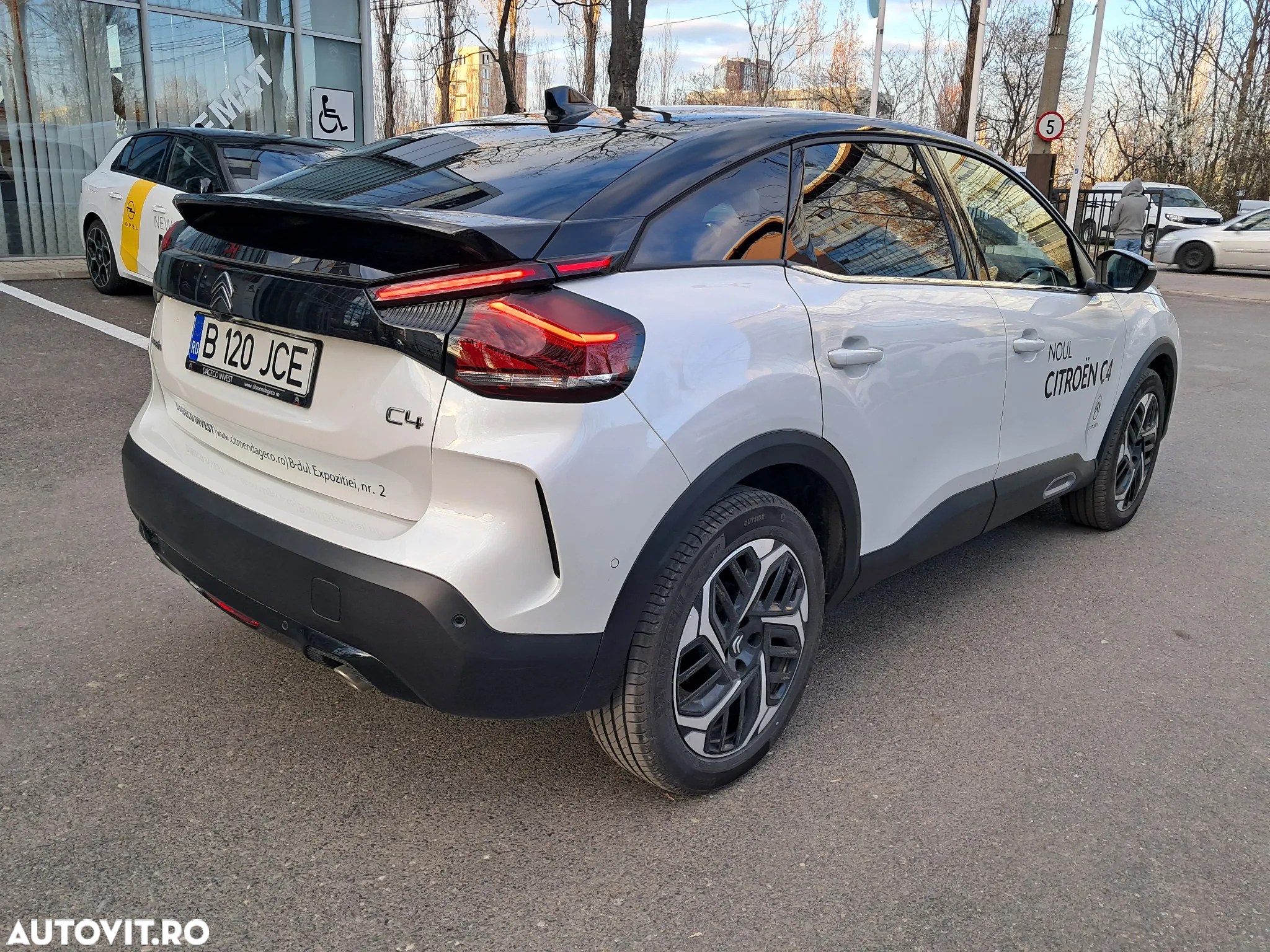 Citroën C4 1.2 PureTech 130 S&S EAT8 MAX - 4