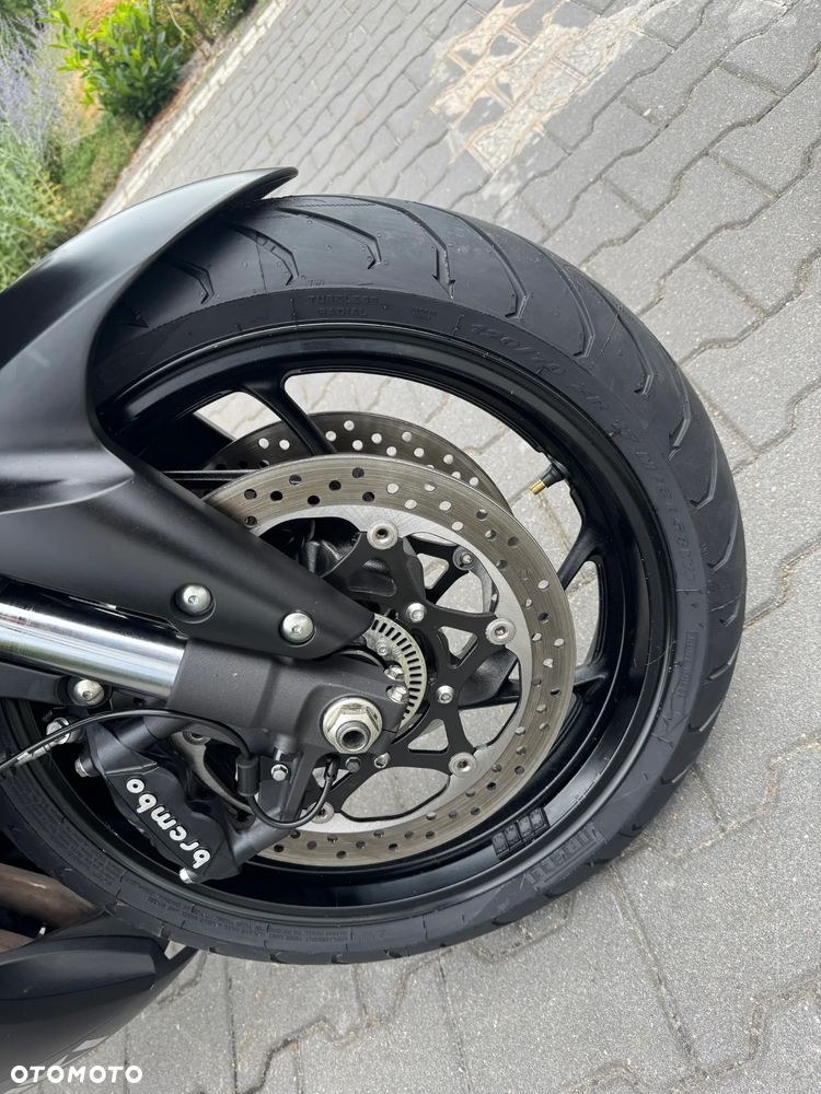 Suzuki GSX 1000 - 30
