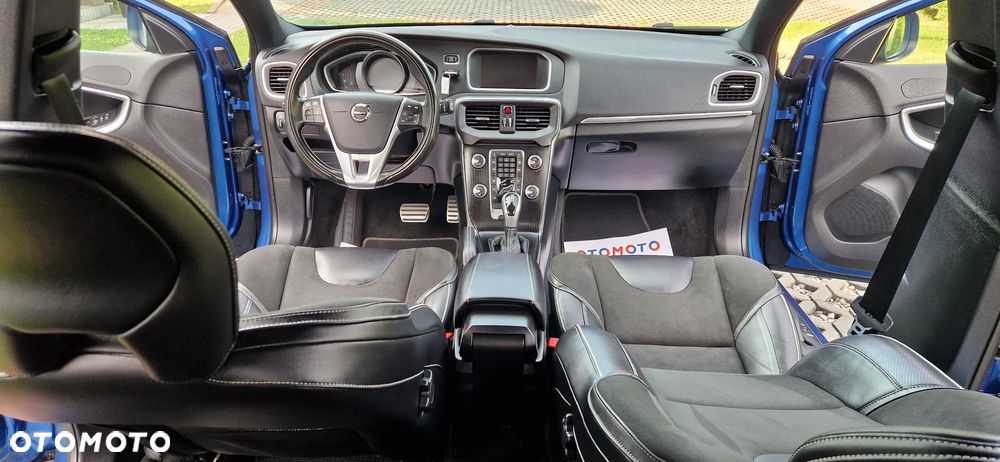 Volvo V40 D4 Geartronic RDesign - 32
