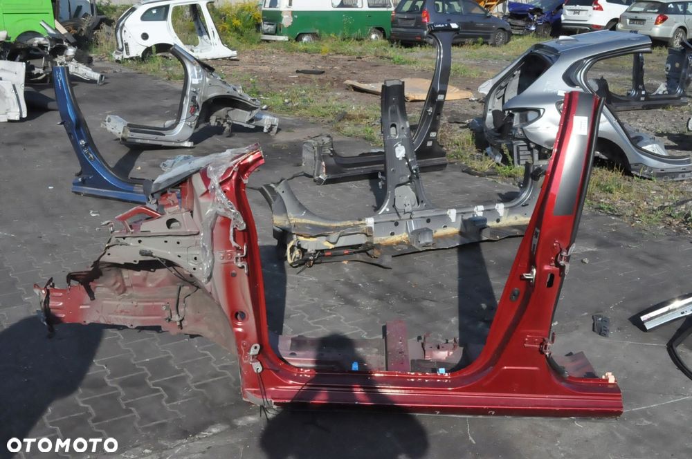 TOYOTA YARIS III ĆWIARTKA PODŁUŻNICA LEWA PRZÓD PRÓG LEWY - 1