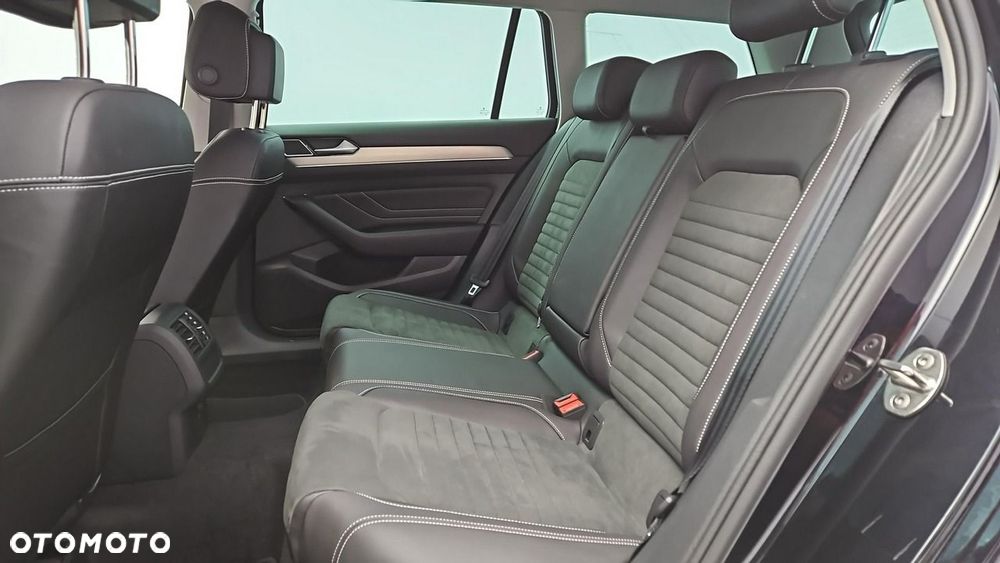Volkswagen Passat Variant 2.0 TDI EVO Elegance DSG - 22