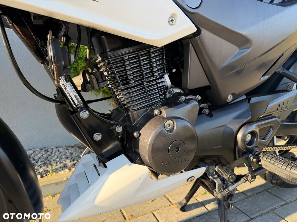 Honda CBF - 32