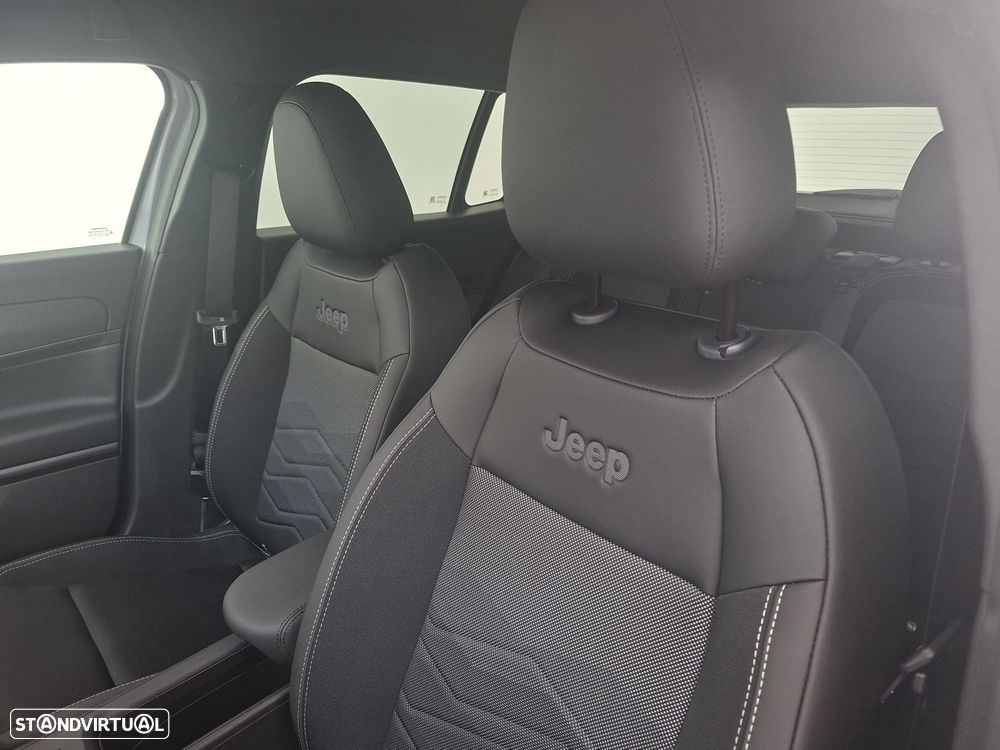 Jeep Avenger 1.2 e-Hybrid Black Edition DCT - 8