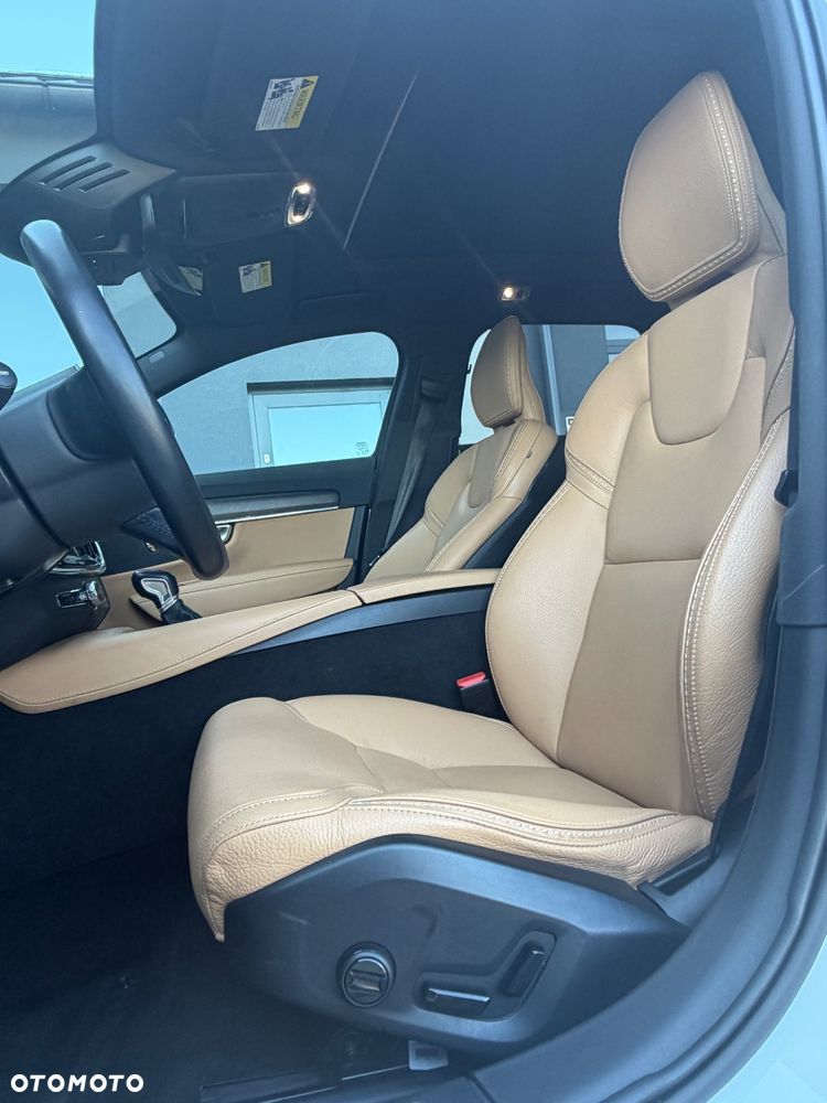 Volvo V90 Cross Country - 12