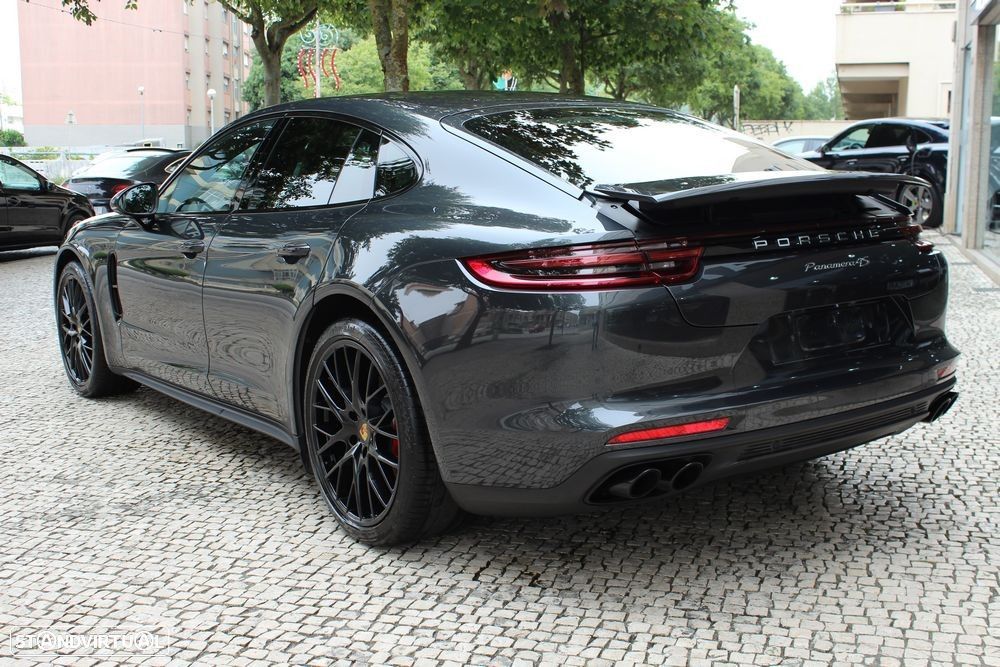 Porsche Panamera 4 S - 9