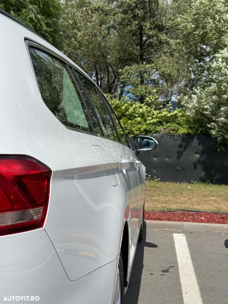 Volkswagen Passat 2.0 TDI SCR DSG Comfortline - 11
