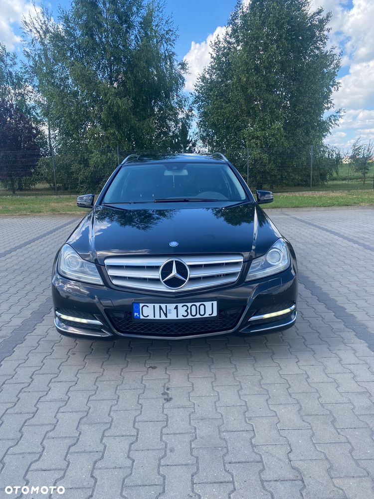 Mercedes-Benz Klasa C 300 CDI DPF 4Matic (BlueEFFICIENCY) 7G-TRONIC Avantgarde - 4