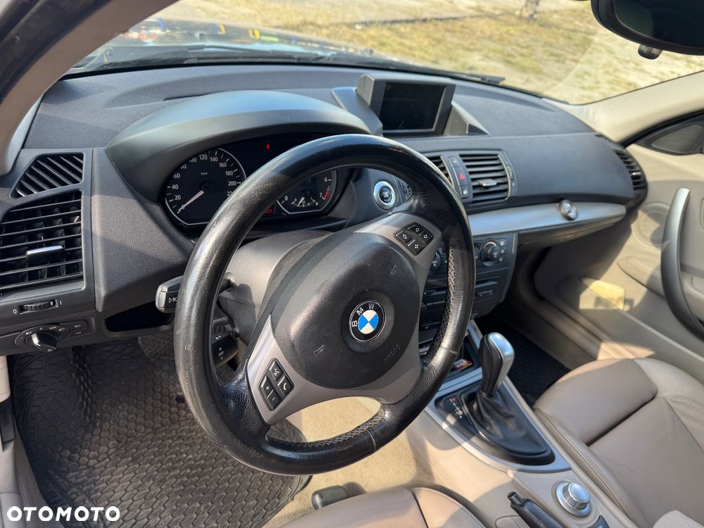 BMW Seria 1 120i - 4