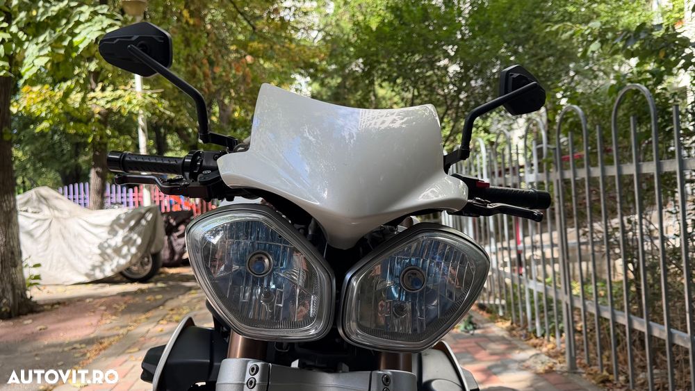Triumph Speed Triple S - 5